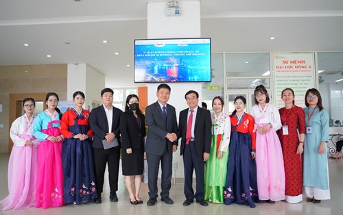 Tân Tổng Lãnh sự Hàn Quốc tại Đà Nẵng thăm và làm việc tại Đại học Đông Á