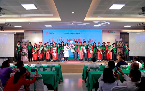 Đại học Đông Á trao bằng tốt nghiệp cho hơn 2600 thạc sĩ, kỹ sư, cử nhân năm 2023